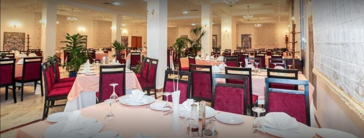 Taghit Saoura Hotel Bagian luar foto