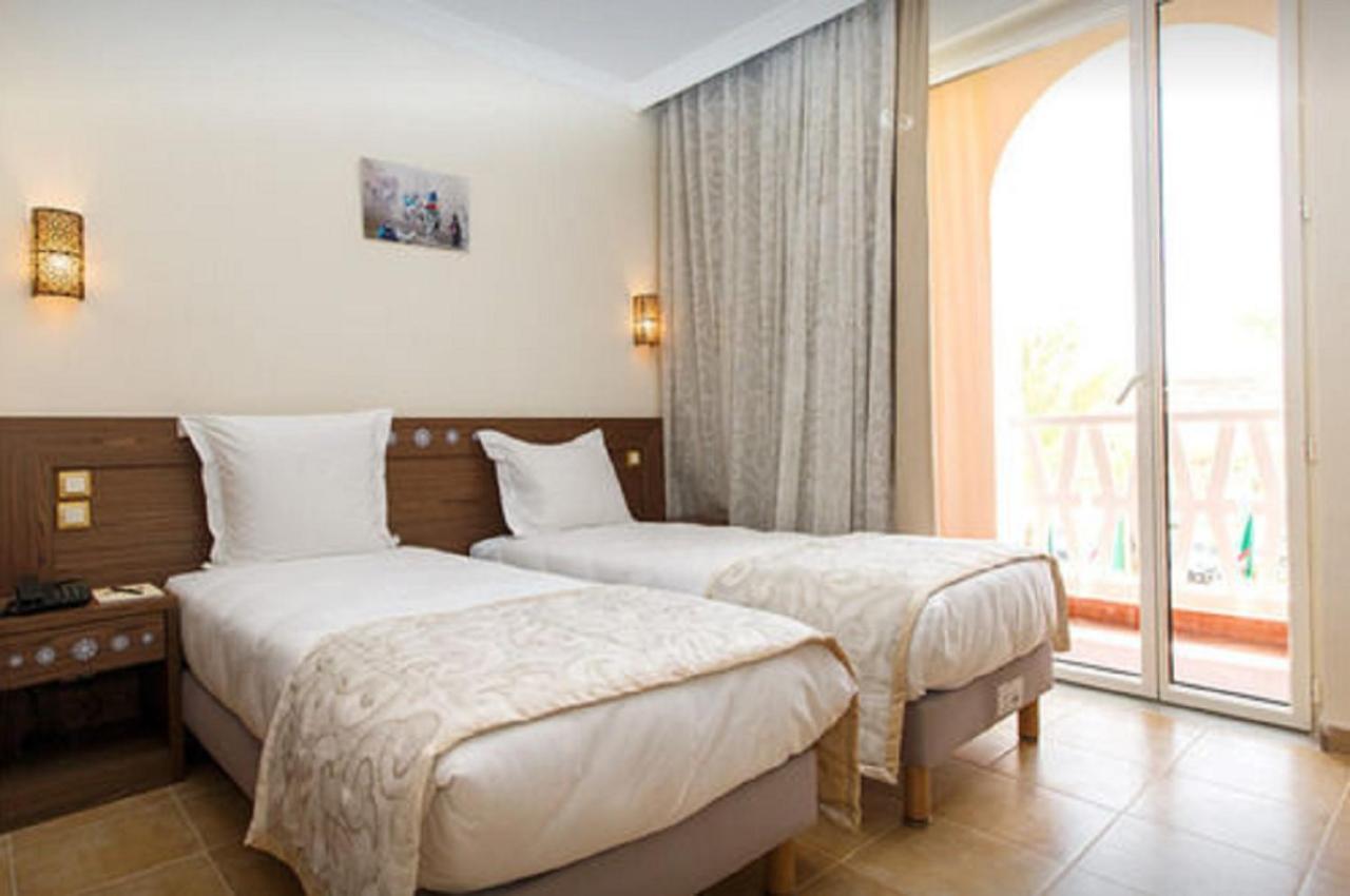 Taghit Saoura Hotel Bagian luar foto